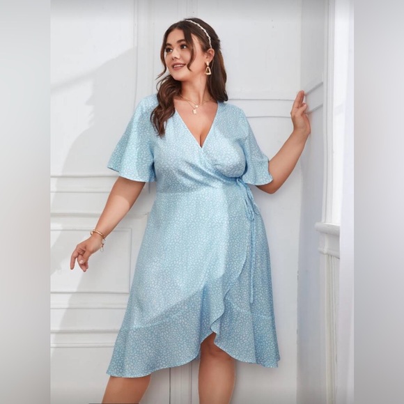 Elegant Light Blue Wrap Dress - Picture 3 of 5